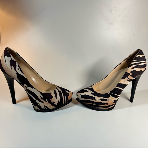 GUESS Tiger Print Hidden Platform Stiletto heels pumps. Size 7M. - Picture 6 of 12